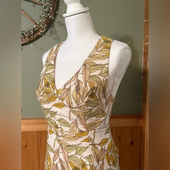 Gianni Bini Beckham Cutout Sheath Dress Size XS Jacquard Floral Fabric With Slit - Picture 2 of 14
